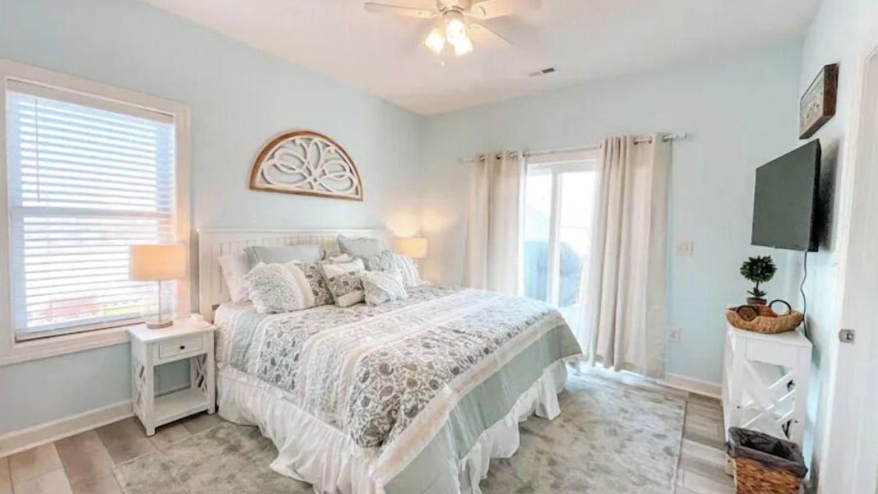 Photo of Bedroom in Village of Stump Sound