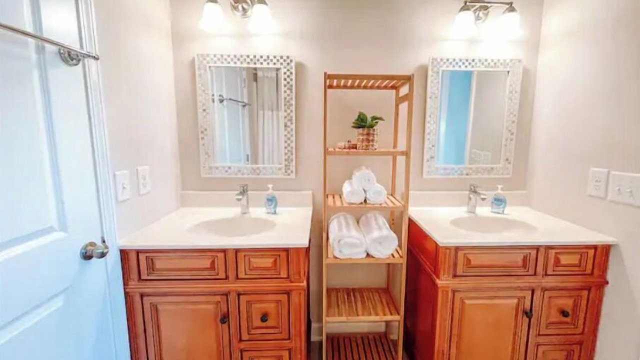 Photo of Bathroom in Village of Stump Sound