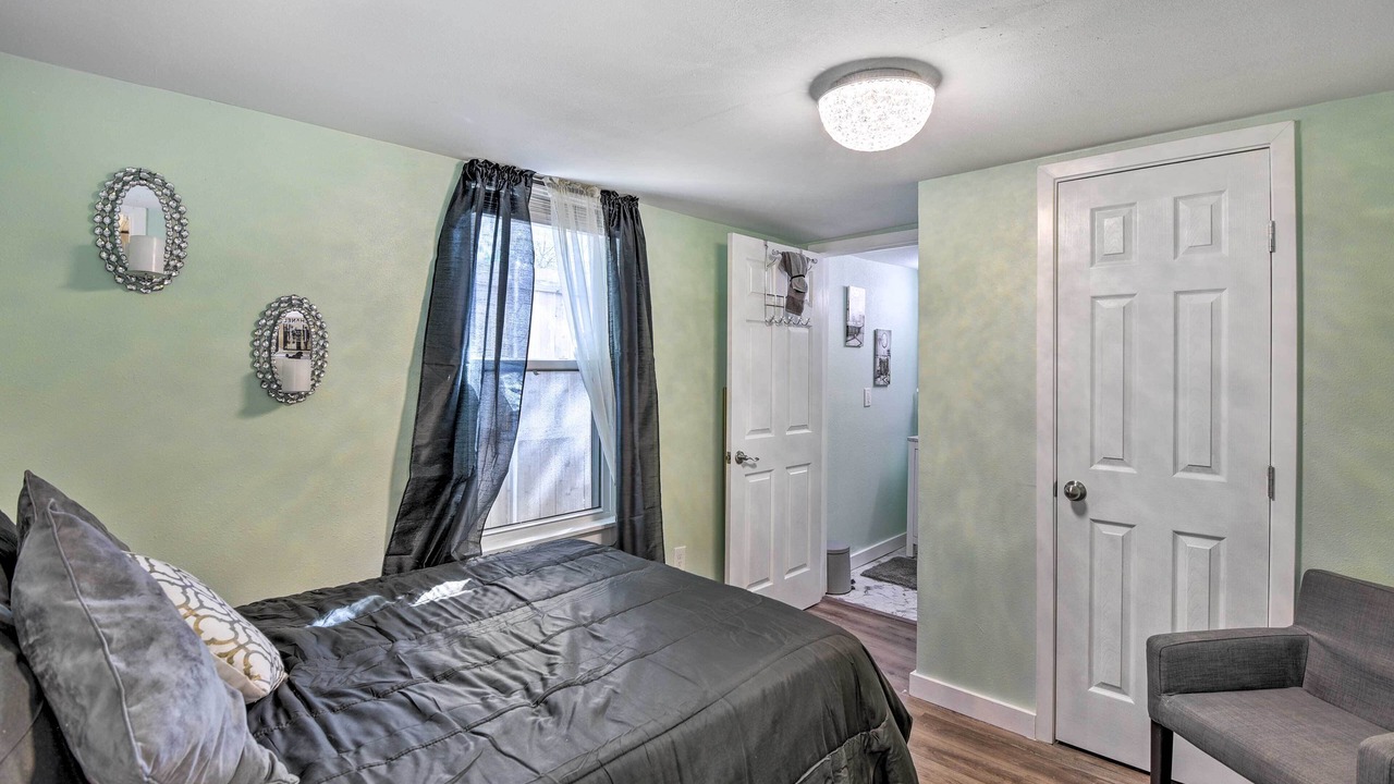 Photo of Bedroom in Central Arlington
