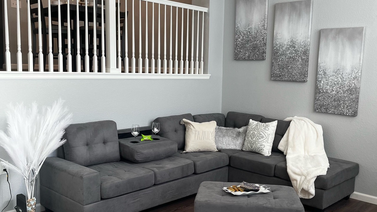 Photo of Livingroom in Castle Rock