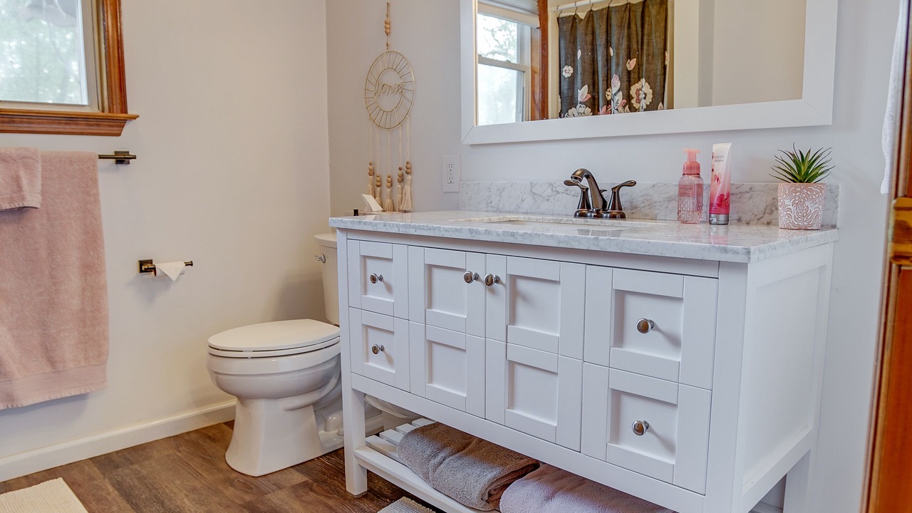 Photo of Bathroom in Mount Aetna