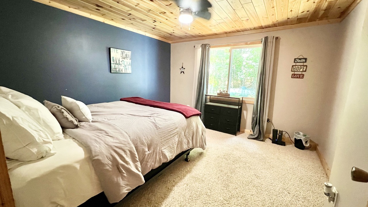 Photo of Bedroom in Crawford County