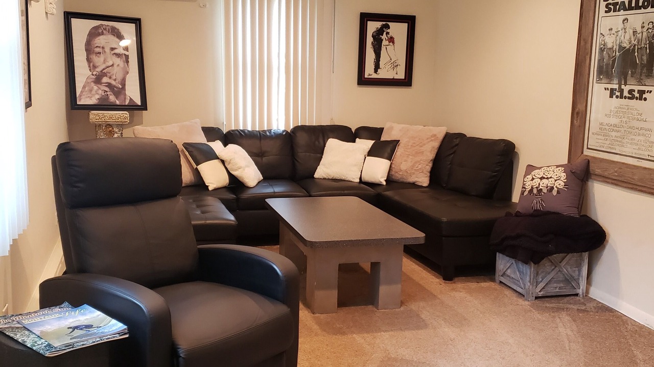 Photo of Livingroom in Shirley