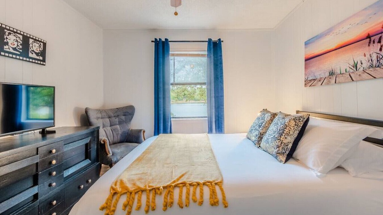 Photo of Bedroom in Gilmer