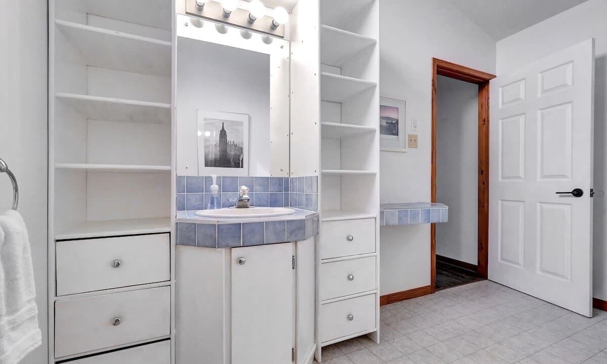 Photo of Bathroom in Lyndhurst