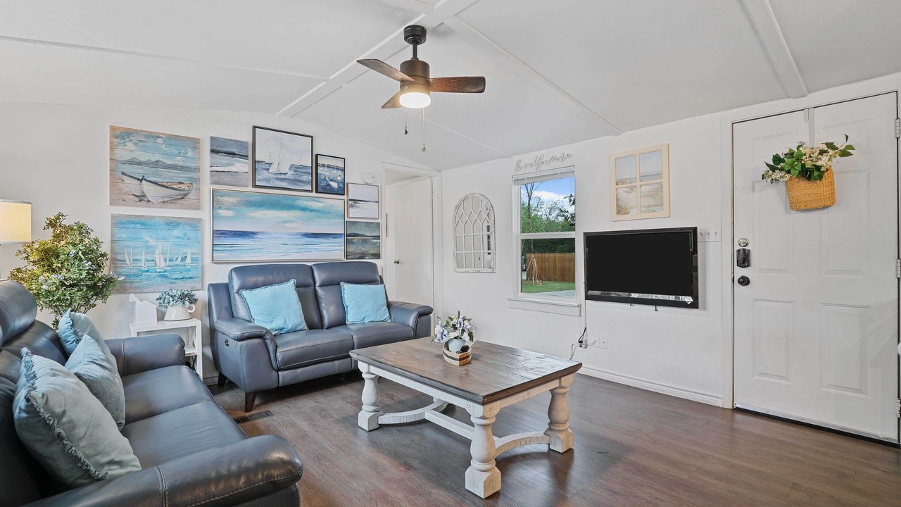 Photo of Livingroom in Lake Dallas