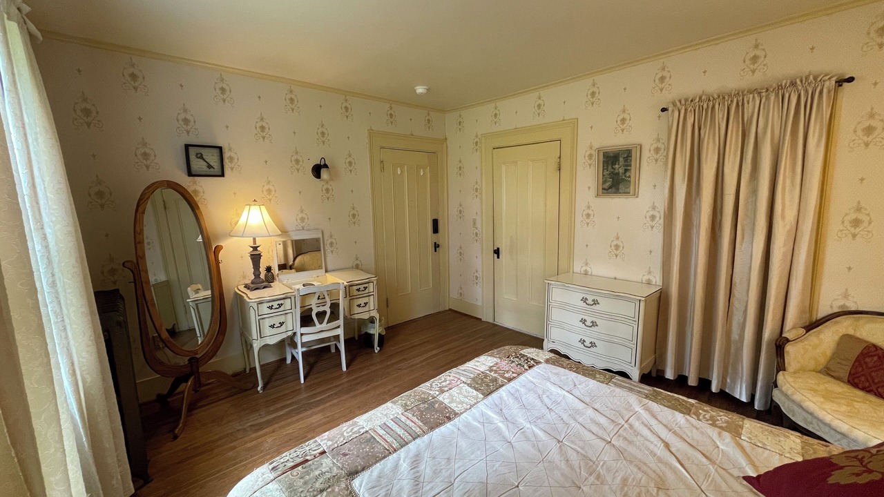 Photo of Bedroom in Avon
