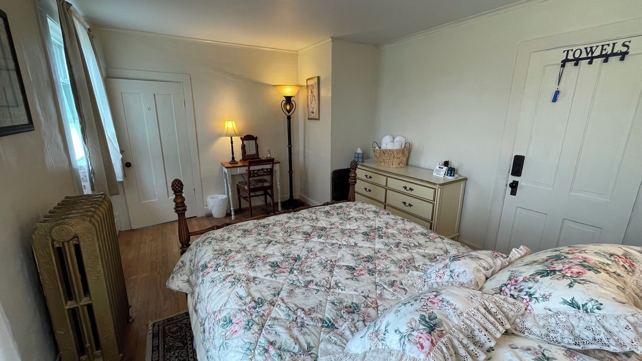Photo of Bedroom in Avon