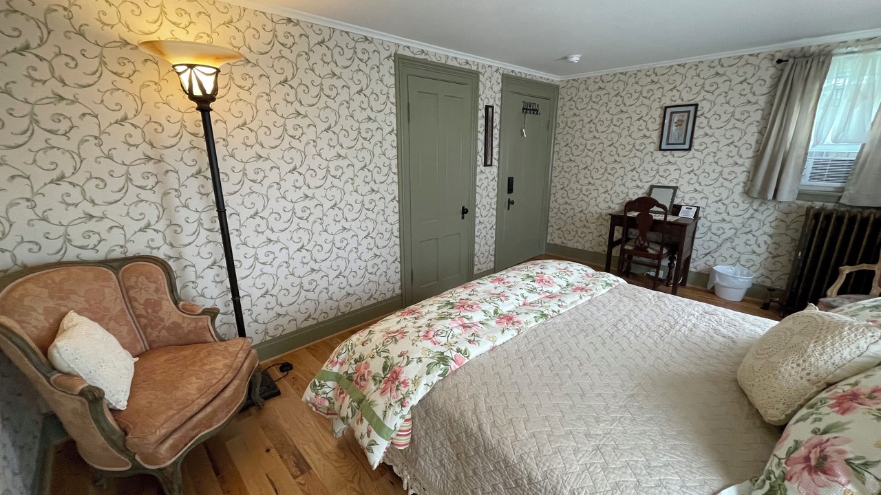 Photo of Bedroom in Avon