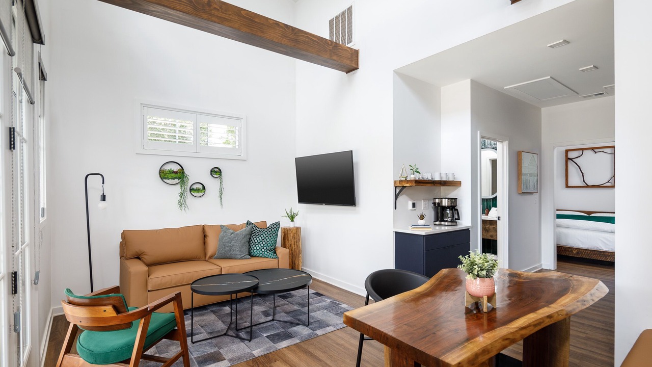 Photo of Livingroom in Greenville - Spartanburg