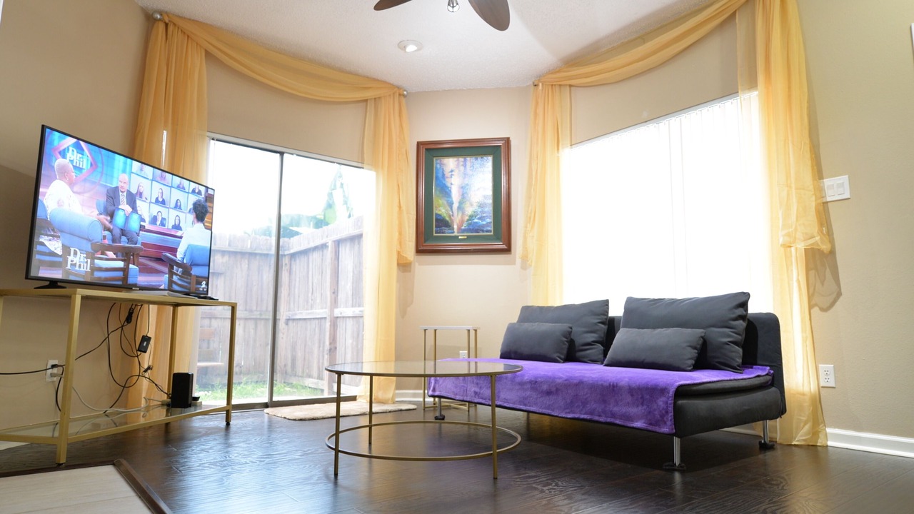 Photo of Livingroom in Westchase
