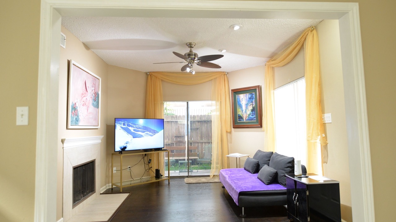 Photo of Livingroom in Westchase