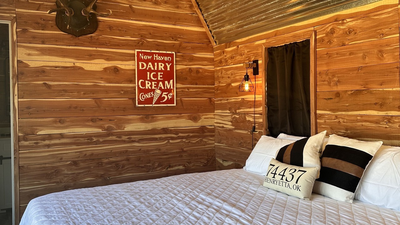 Photo of Bedroom in Henryetta