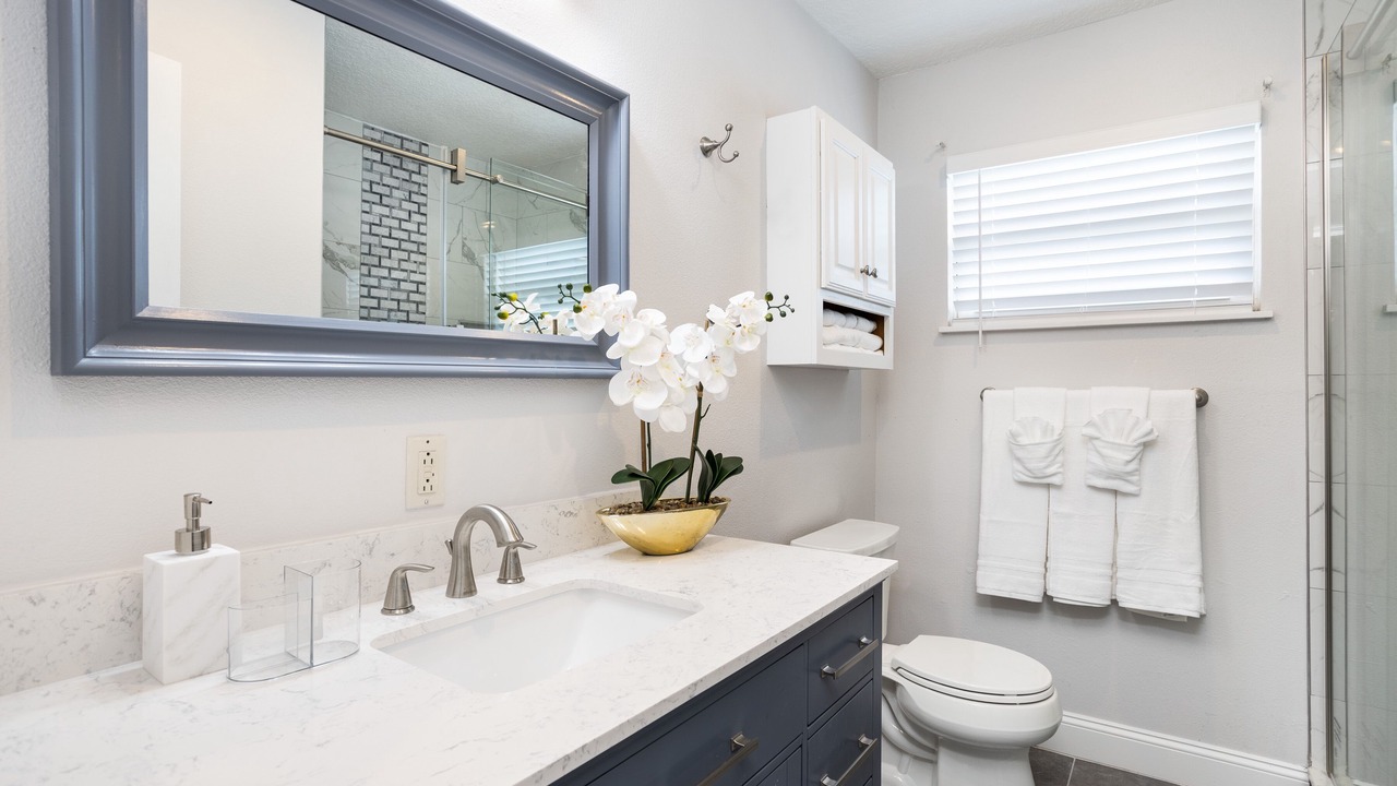 Photo of Bathroom in Tropic