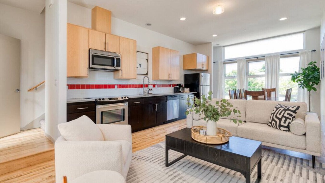 Photo of Livingroom in Loyal Heights