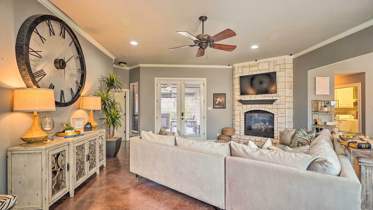 Photo of Livingroom in Midland