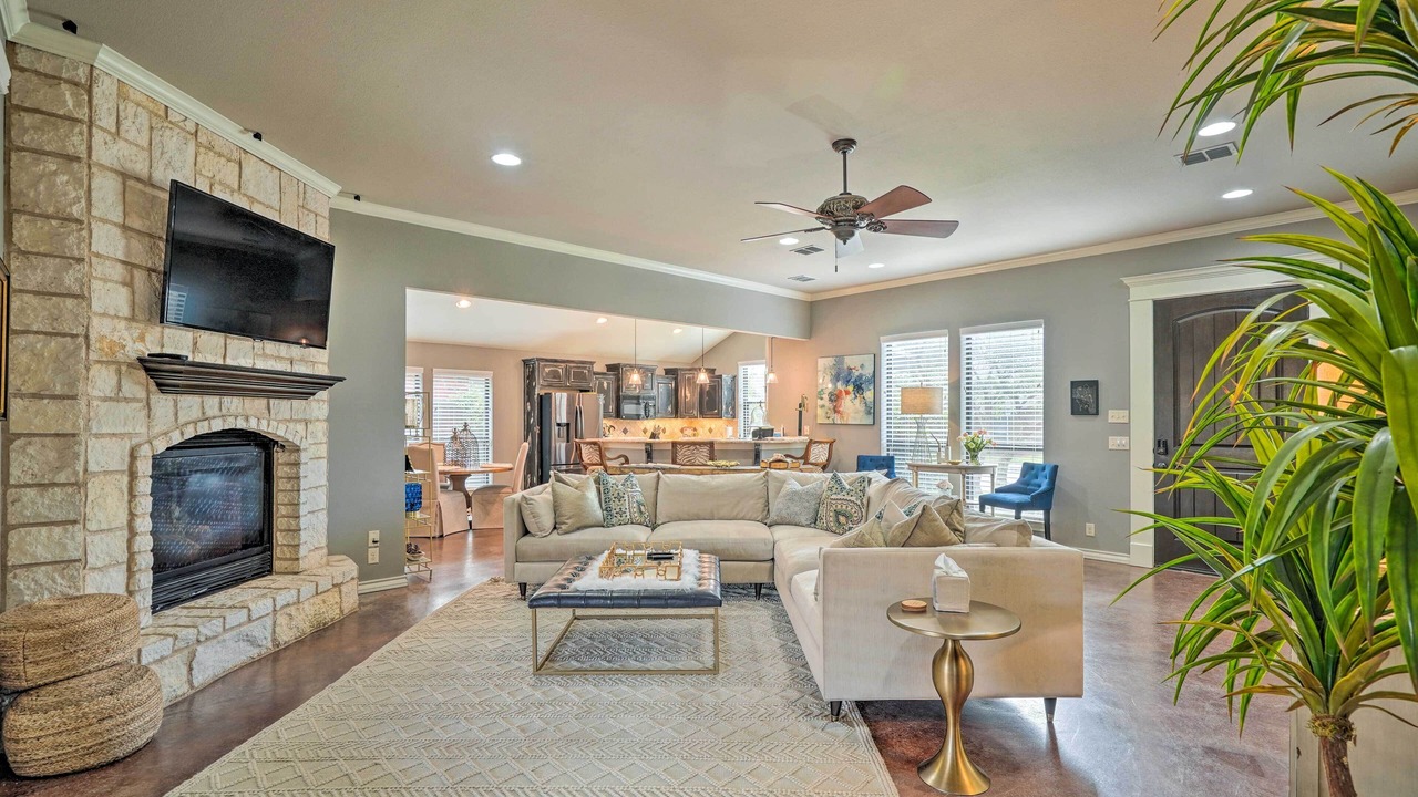 Photo of Livingroom in Midland