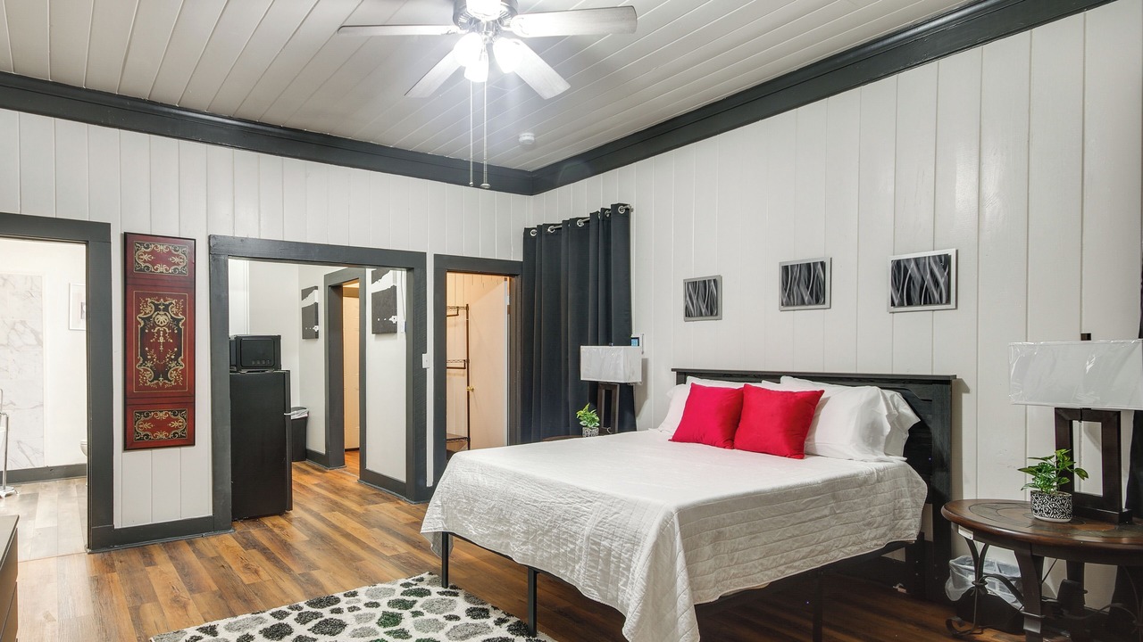 Photo of Bedroom in Greenwood