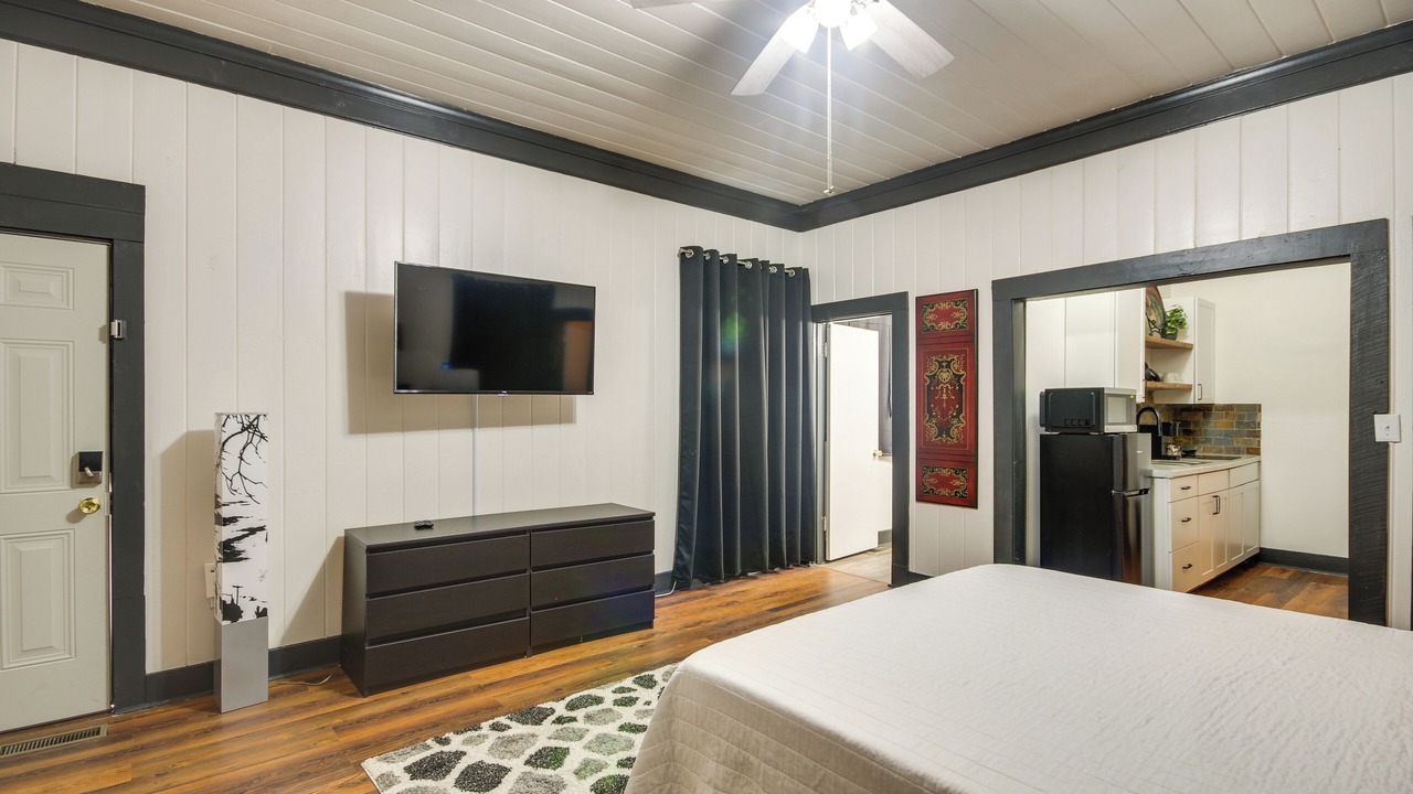 Photo of Bedroom in Greenwood