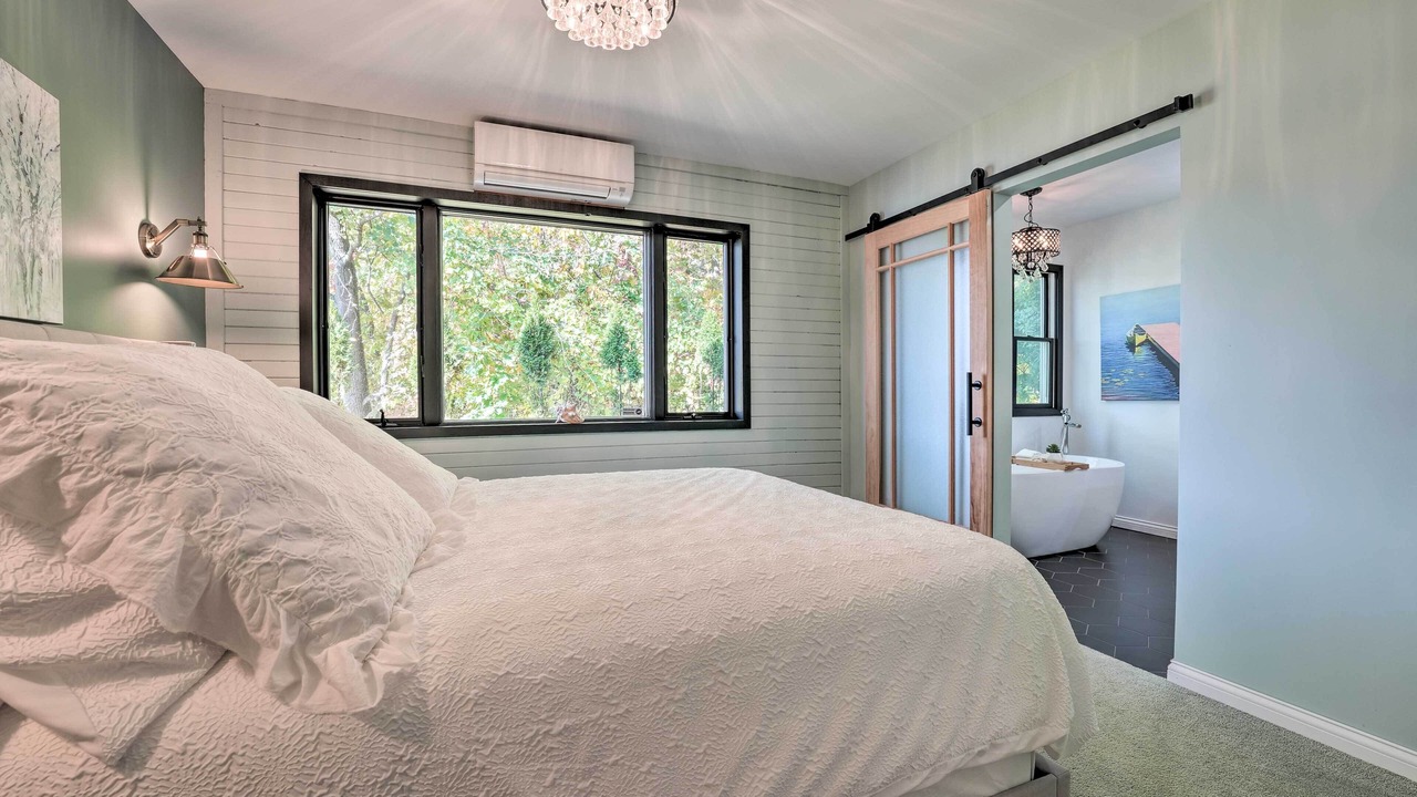 Photo of Bedroom in Delton