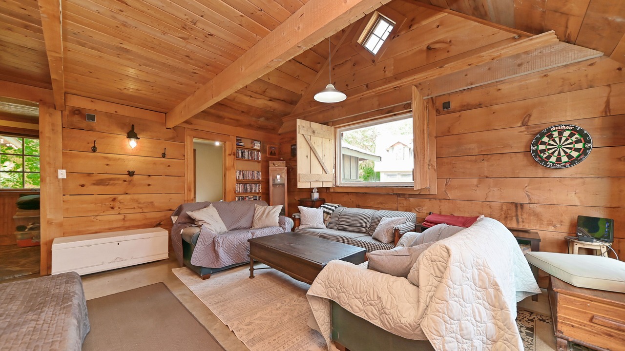 Photo of Livingroom in Mulmur