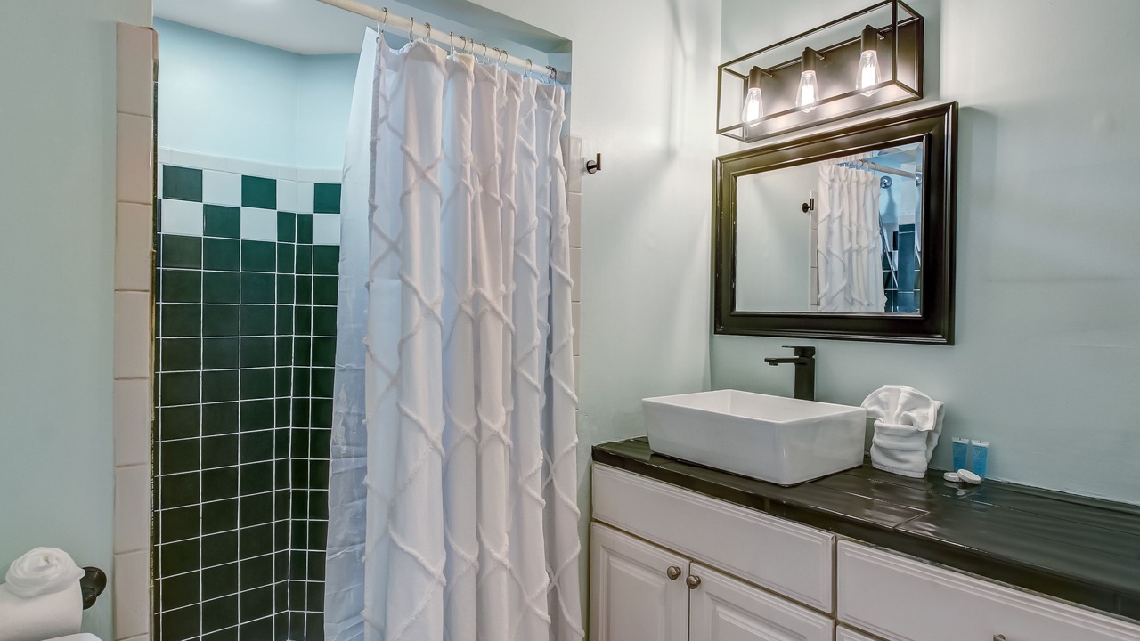 Photo of Bathroom in Thomas Square