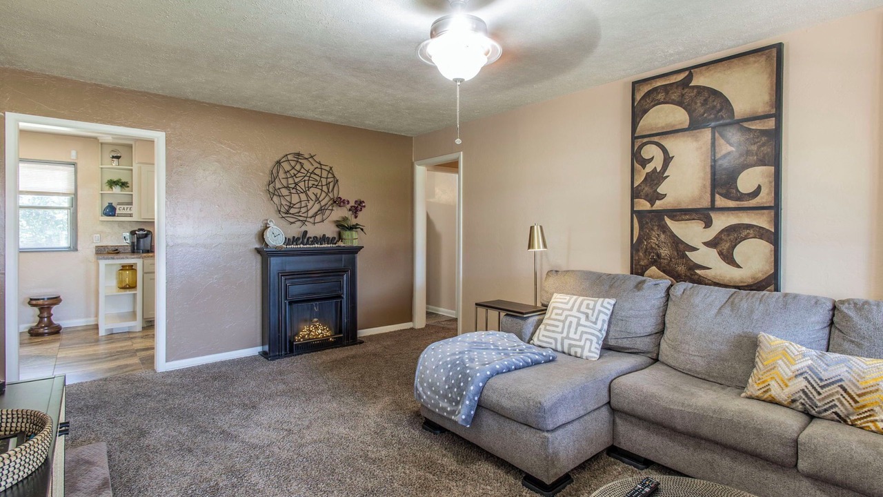Photo of Livingroom in Del City