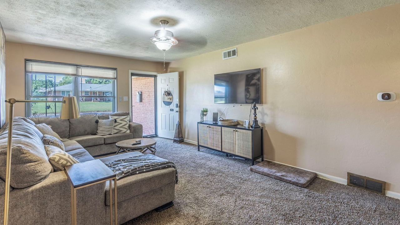 Photo of Livingroom in Del City