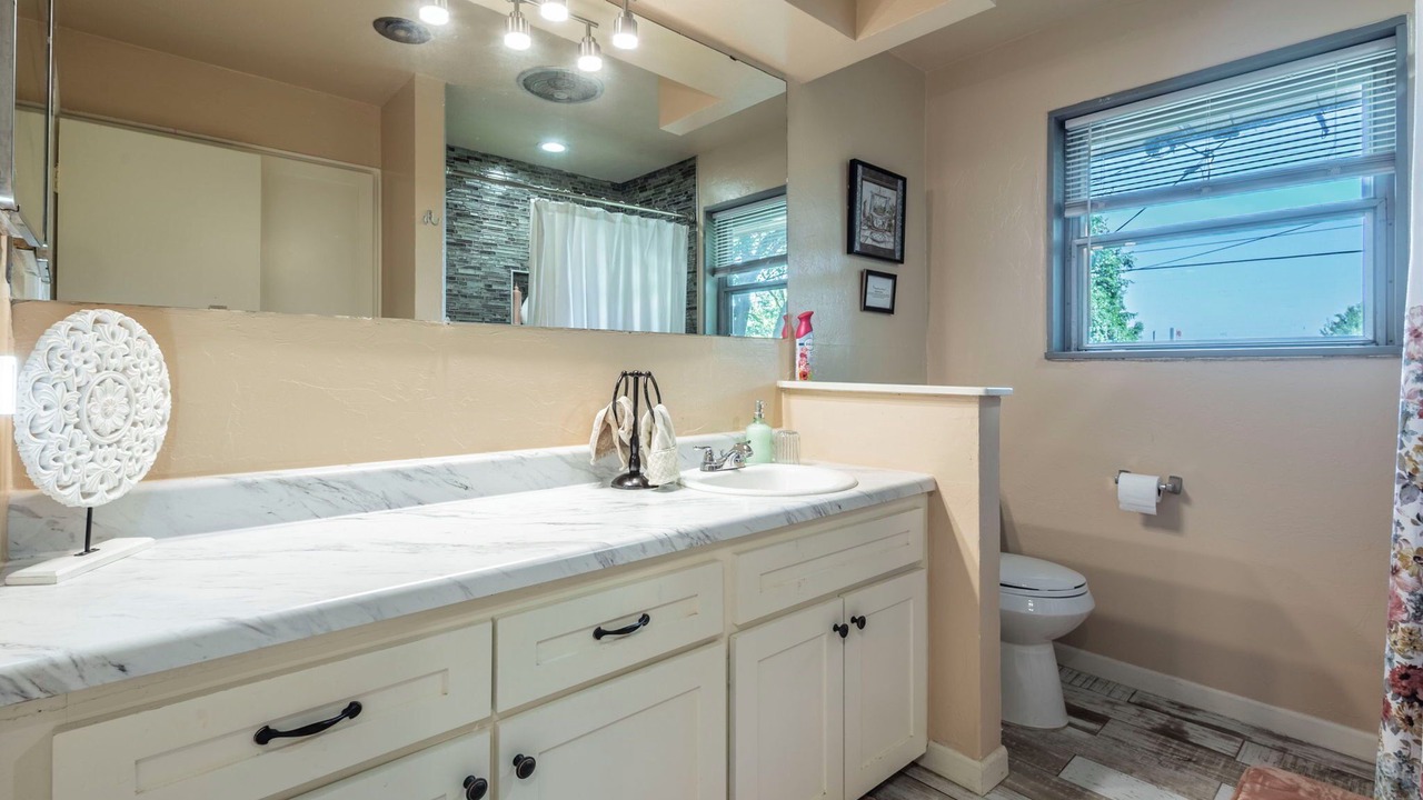 Photo of Bathroom in Del City