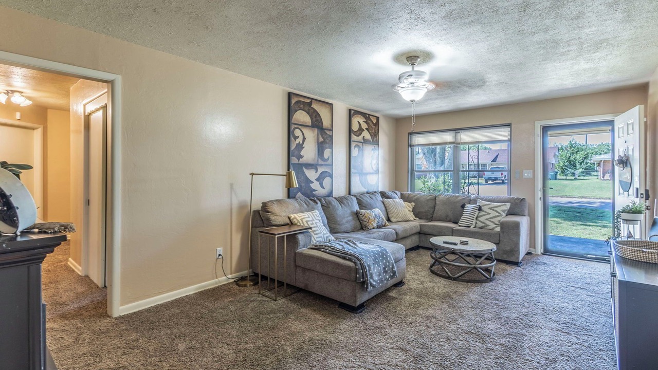 Photo of Livingroom in Del City