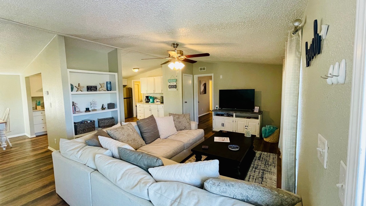 Photo of Livingroom in Mead