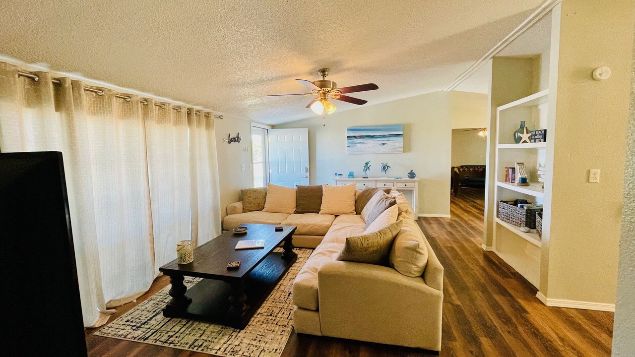 Photo of Livingroom in Mead