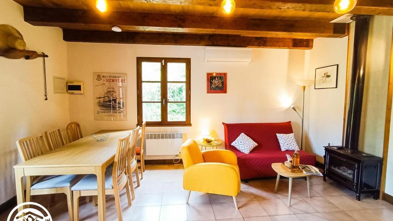 Photo of Livingroom in Frayssinet-le-Gelat
