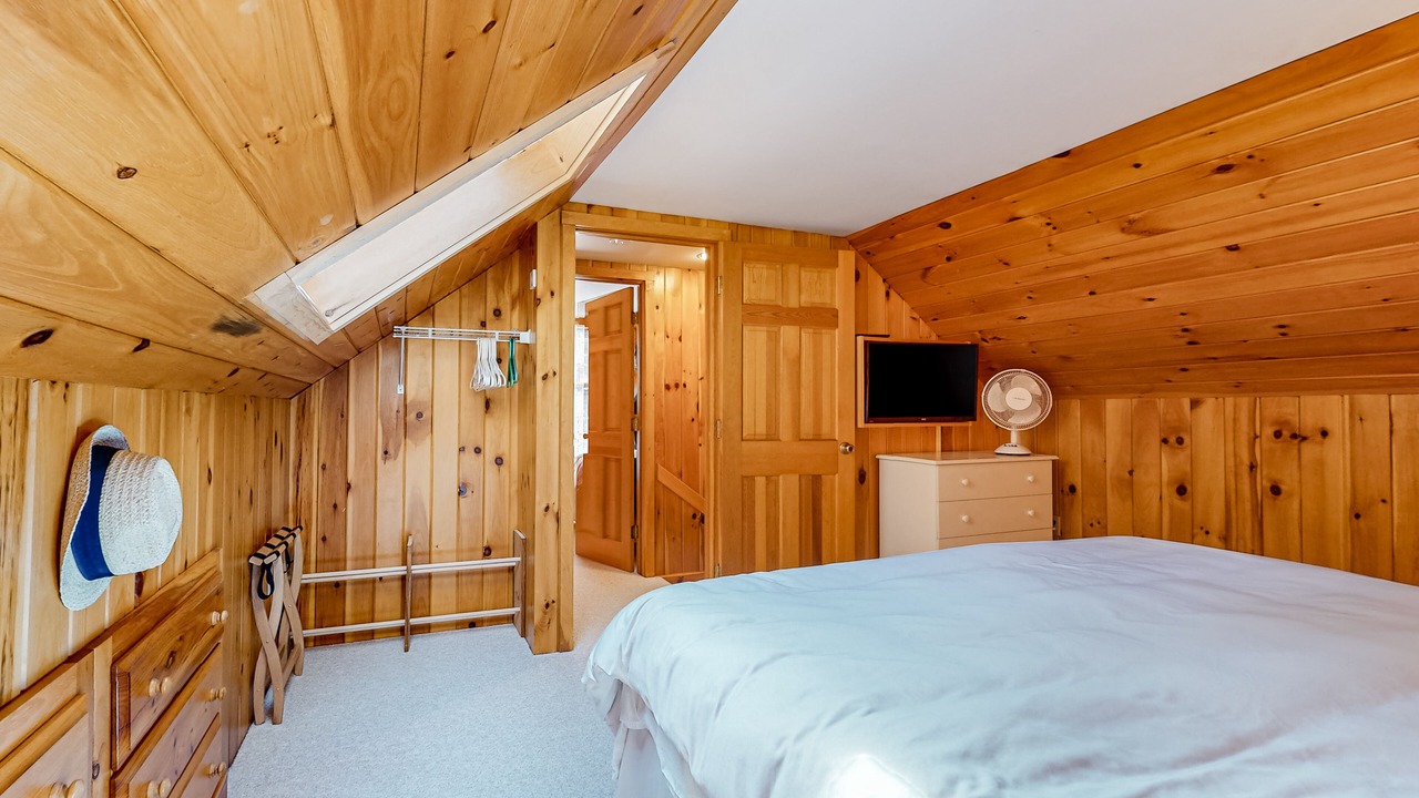 Photo of Bedroom in Pine River Pond