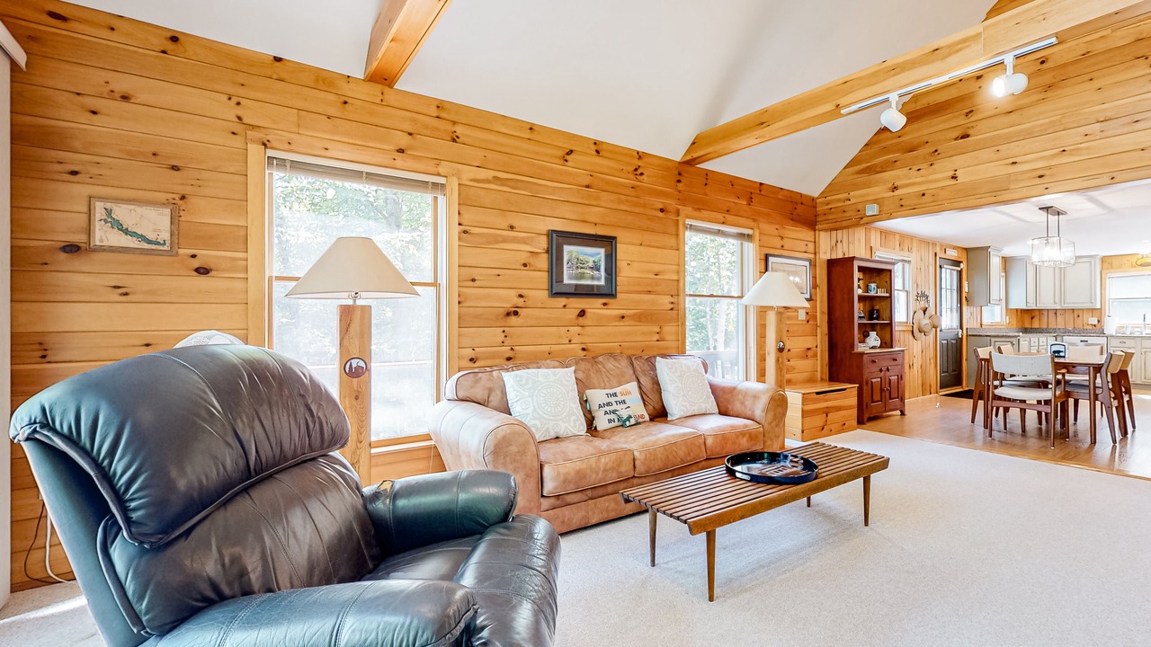 Photo of Livingroom in Pine River Pond