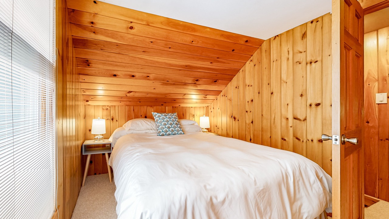 Photo of Bedroom in Pine River Pond