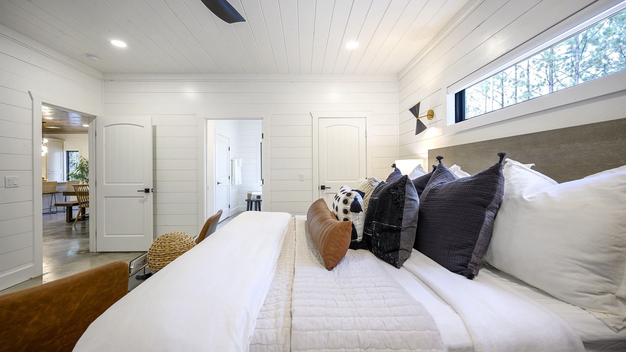 Photo of Bedroom in Hochatown