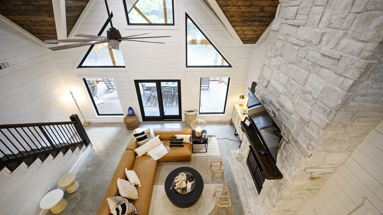 Photo of Livingroom in Hochatown