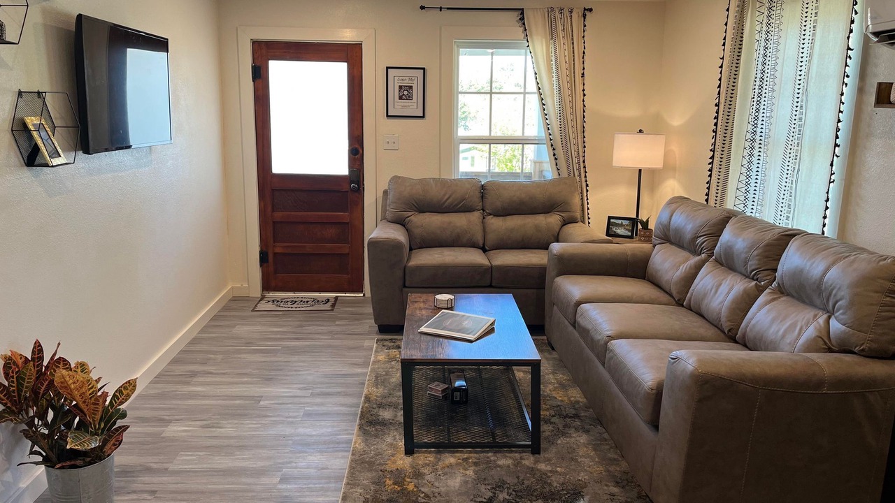 Photo of Livingroom in Mammoth Spring