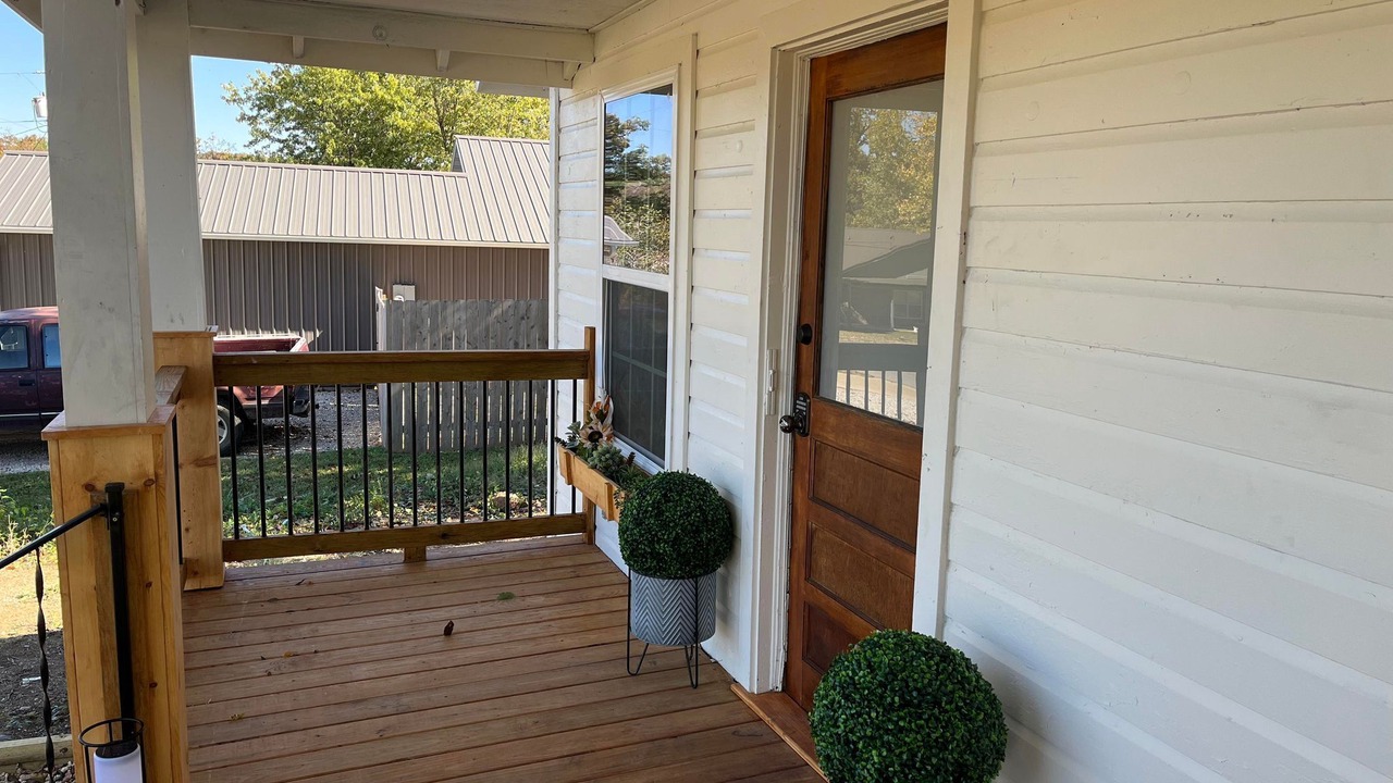Photo of Patio Balcony in Mammoth Spring