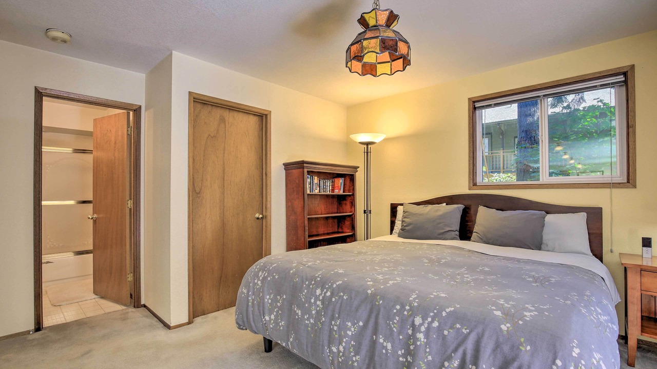 Photo of Bedroom in Kalama