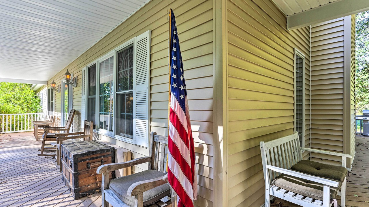 Photo of Patio Balcony in Pine Bush