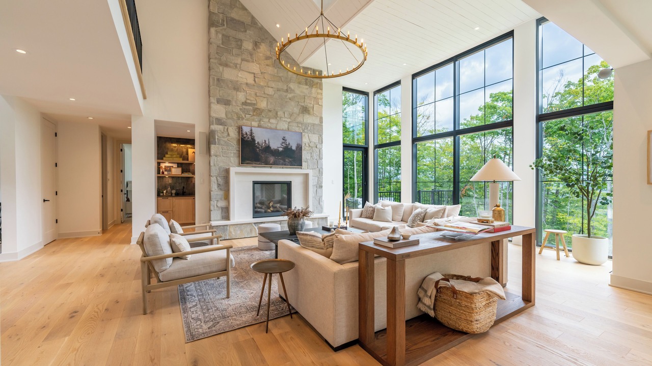Photo of Livingroom in Morin Heights