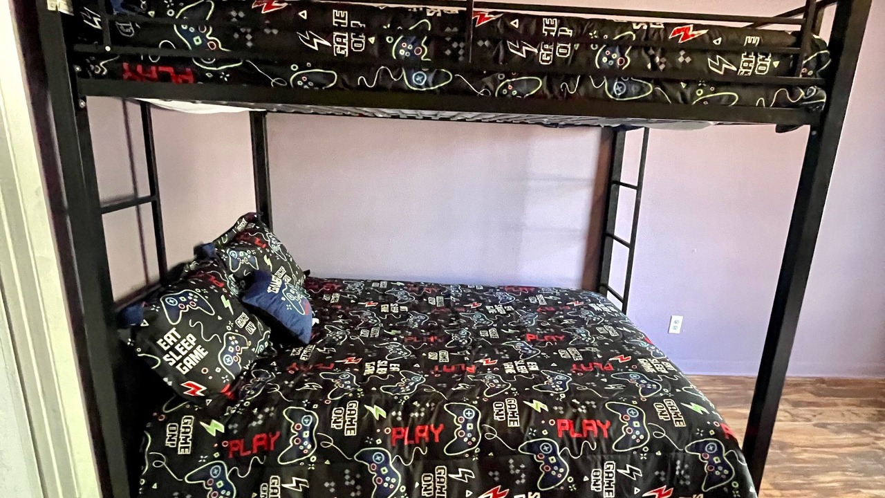 Photo of Bedroom in Garland