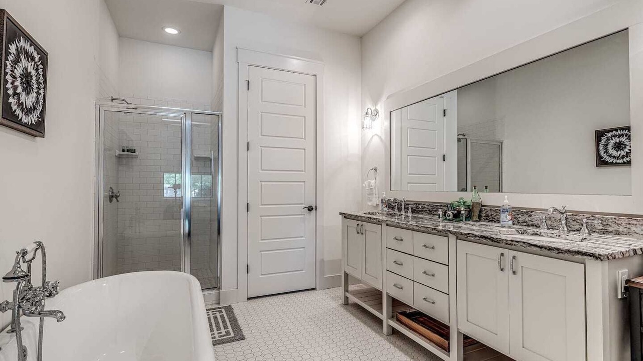 Photo of Bathroom in Eufaula