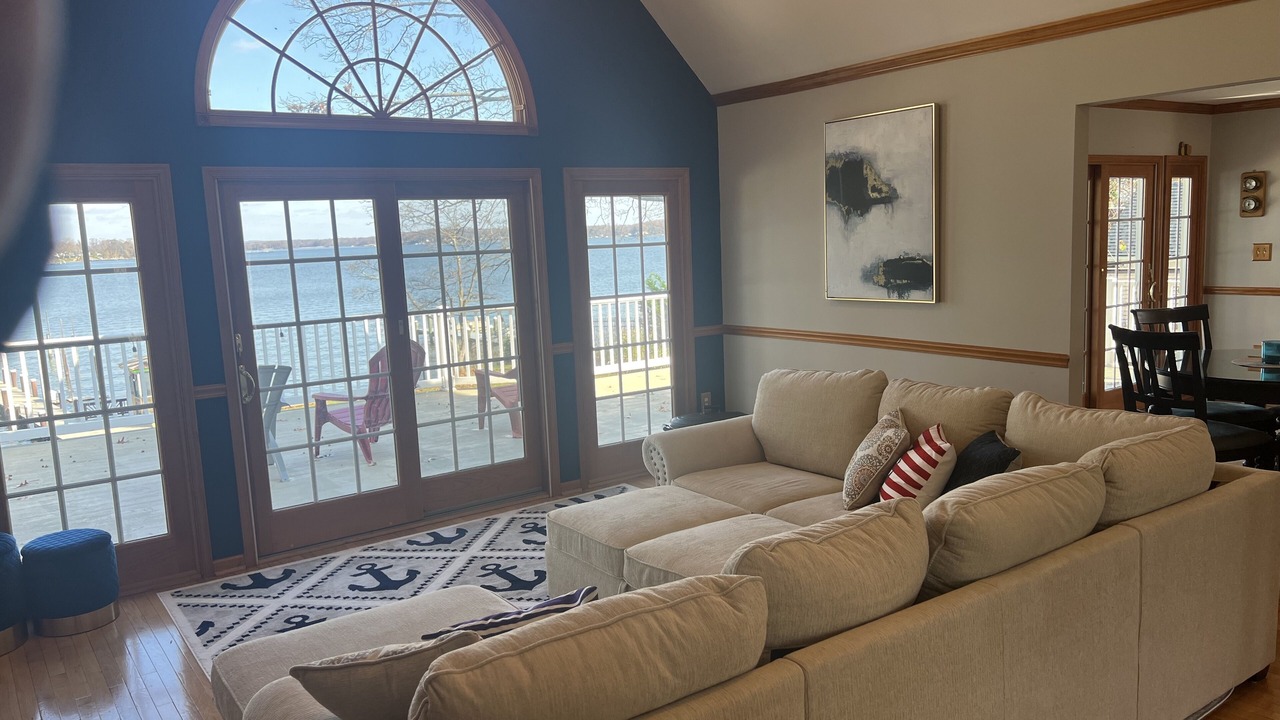 Photo of Livingroom in Edgewood