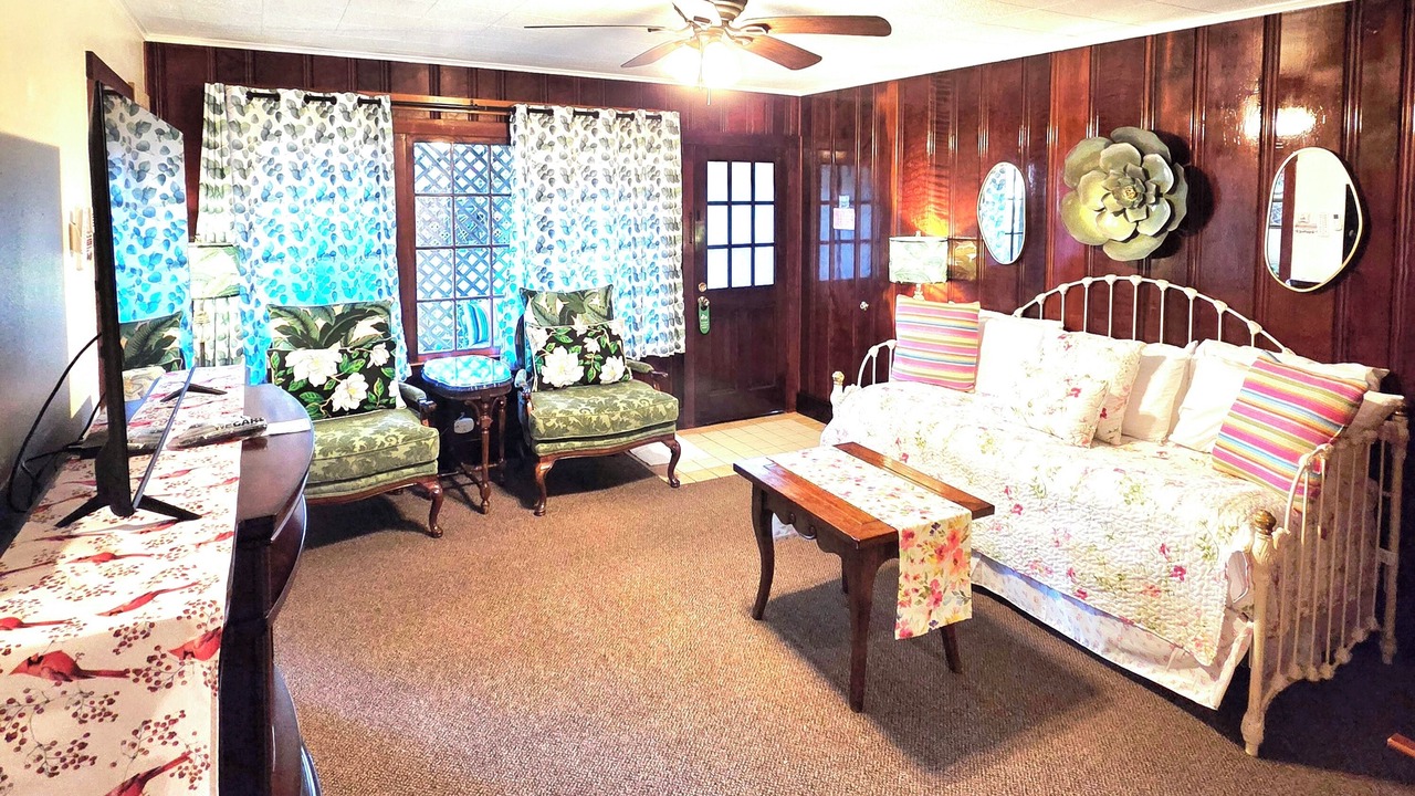 Photo of Livingroom in Myers Flat