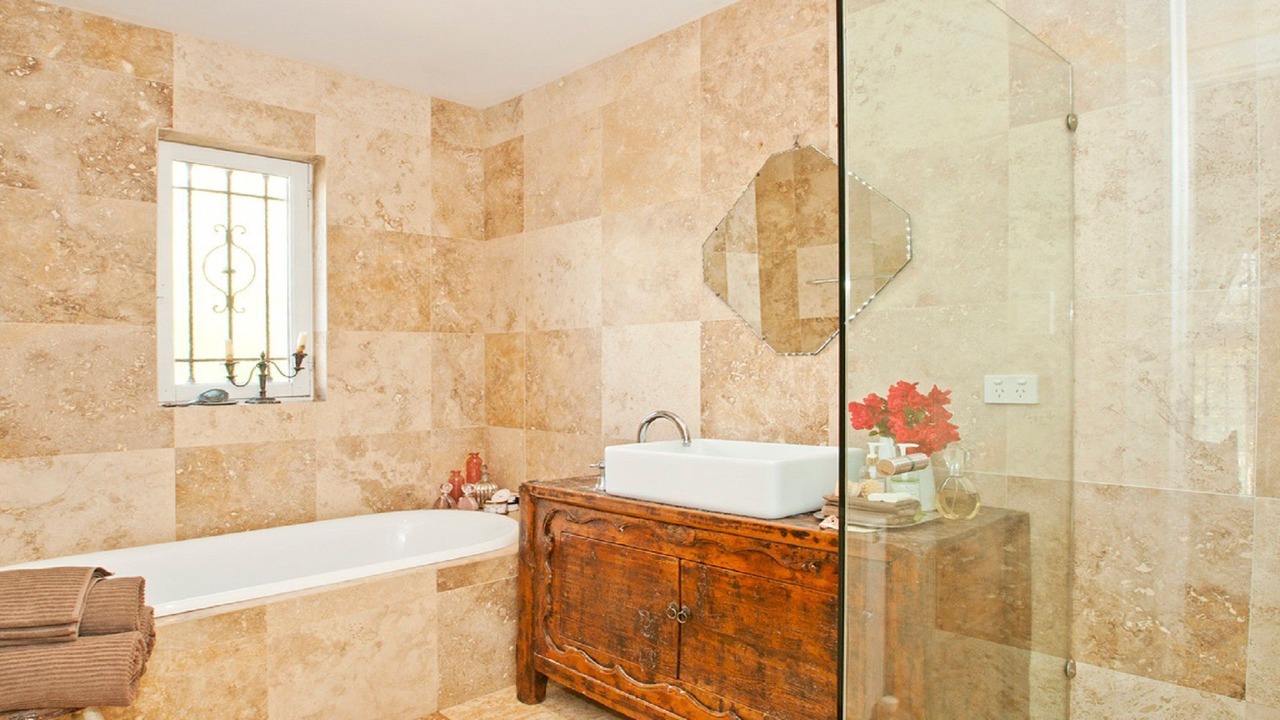 Photo of Bathroom in Burradoo