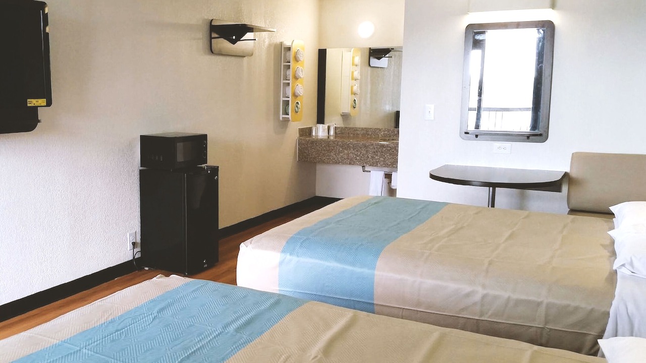 Photo of Bedroom in Beeville