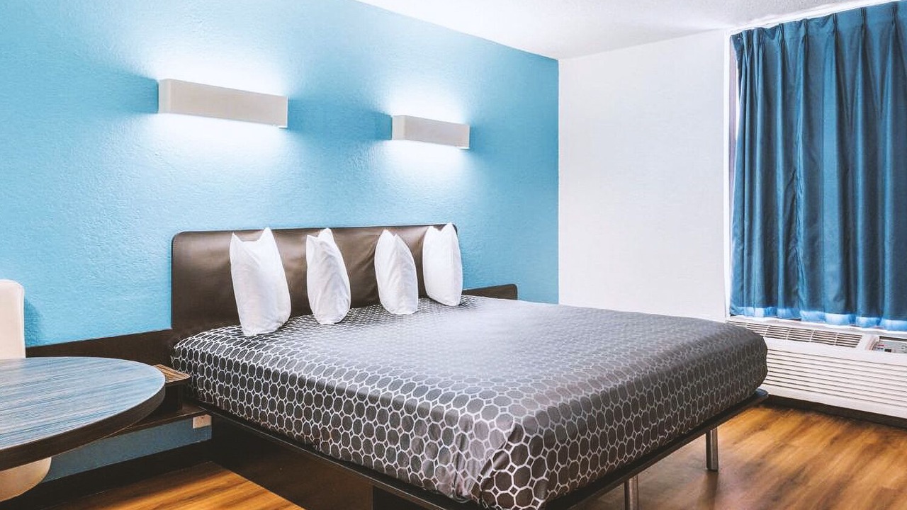 Photo of Bedroom in Beeville